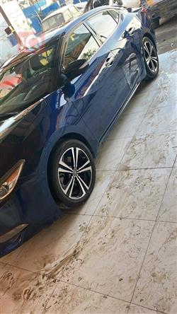 نيسان ماكسيما